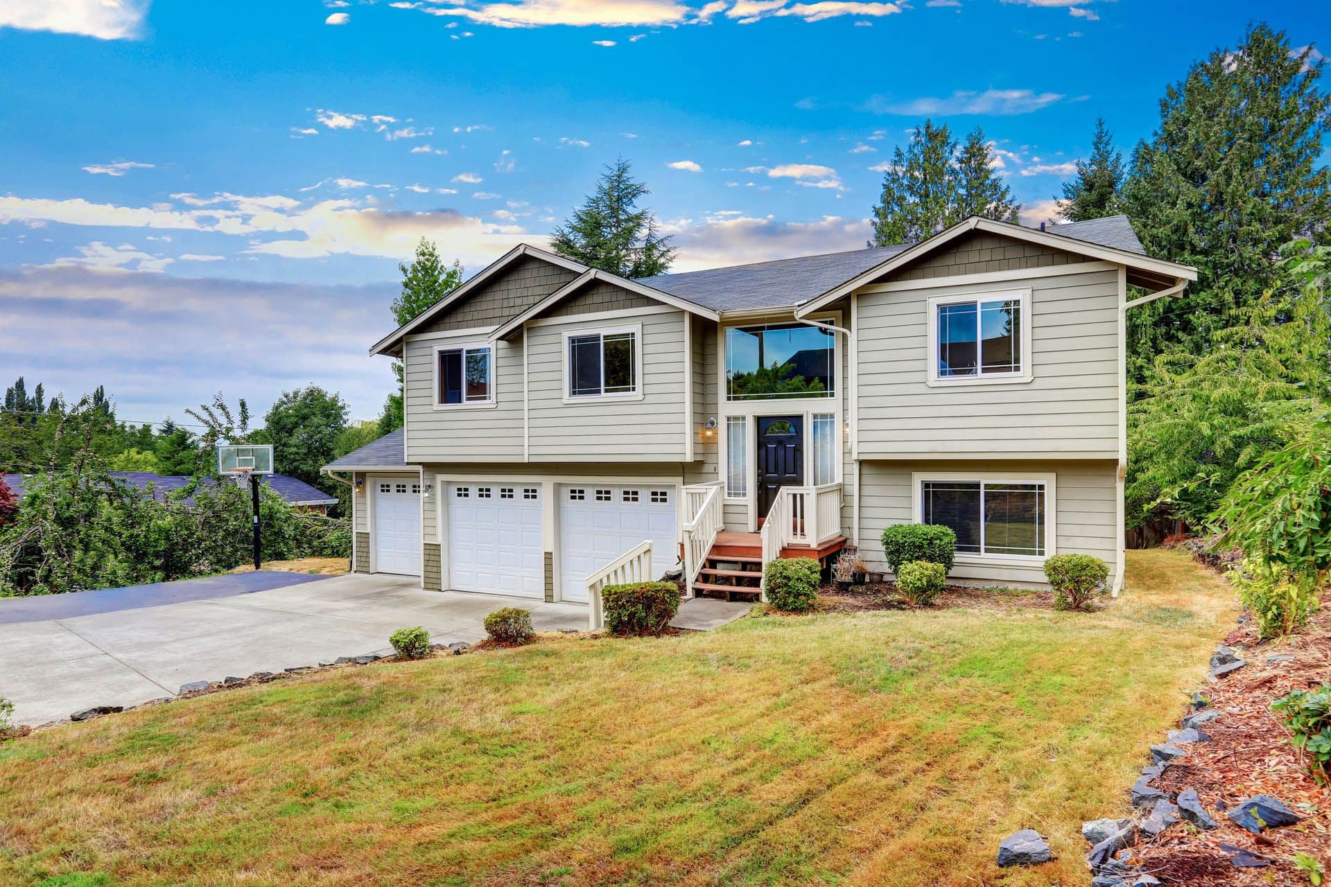 bigstock-Exterior-Of-Two-Story-Clapboar